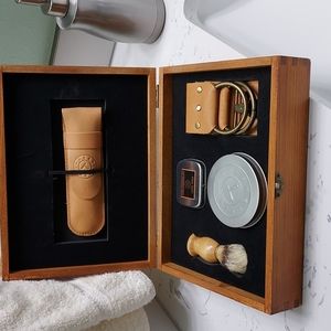 Naked Armor Amazing Straight Razor Kit for men or anyone!